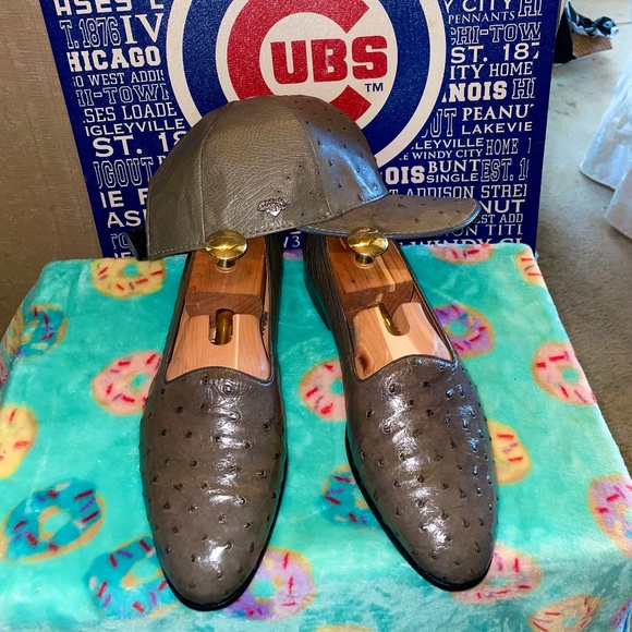 Exclusively for De La Rentis Ostrich Shoes HAT NOT INCLUDED - Picture 2 of 9